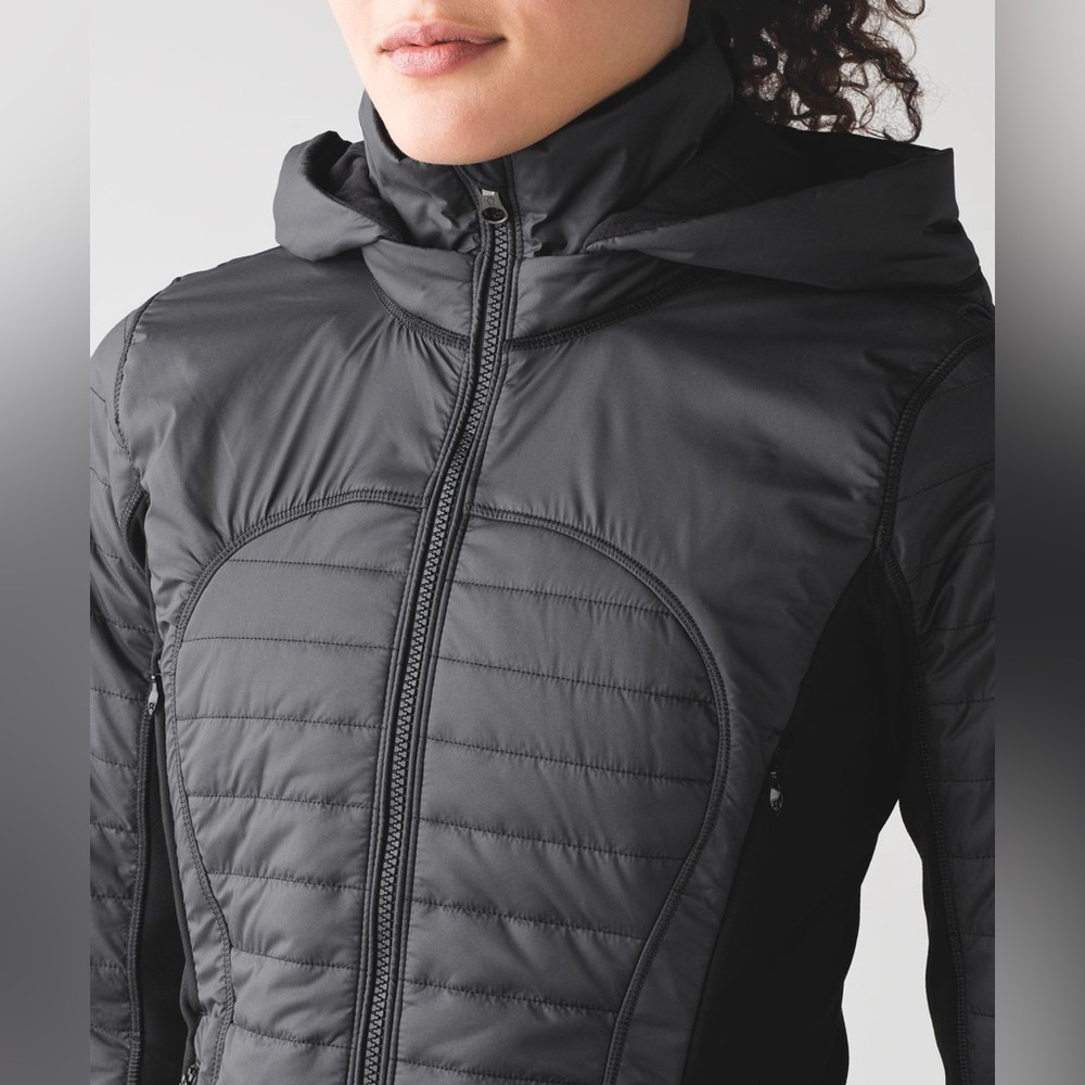 Lululemon First Mile Jacket - Picture 3 of 15